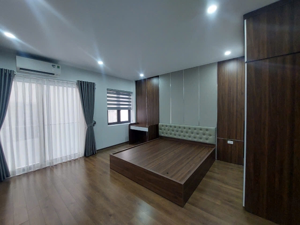 Bán nhà Bồ Đề, gần cầu Chương Dương,  6 tầng, DT 40m2, MT 4.5m, 3PN, có thang máy