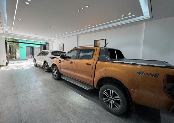 Bán nhà mặt ngõ Nguyễn Thời Trung, Thạch Bàn, 8 tầng, DT 90m2, MT 5m, 5PN, full nội thất