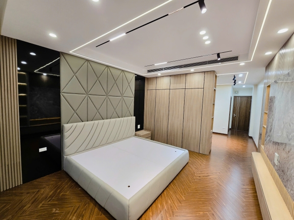 Bán nhà phố Ngọc Lâm, gần cầu Chương Dương, 6 tầng, DT 68m2, MT 4.5m, 4PN, 2024