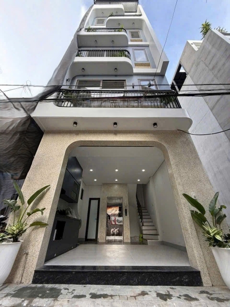 Bán nhà gần Trường Cấp 3 Thạch Bàn, 6 tầng, DT 30m2, MT 4.2m, 3PN, full nội thất, 2026