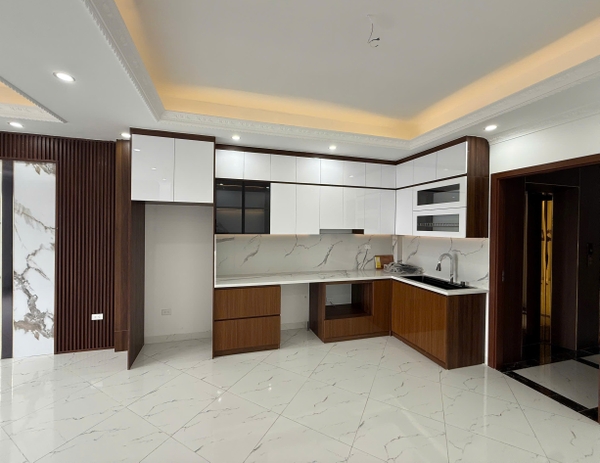 Bán nhà mặt phố khu Sài Đồng, 7 tầng, DT 80m2, MT 4.35m, 3PN, tiện kinh doanh, 2026