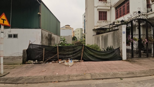 Bán đất đấu giá Cự Khối, gần Hồ Đầm Tranh, DT 91m2, MT 7m, đường 9m, ô tô tránh nhau