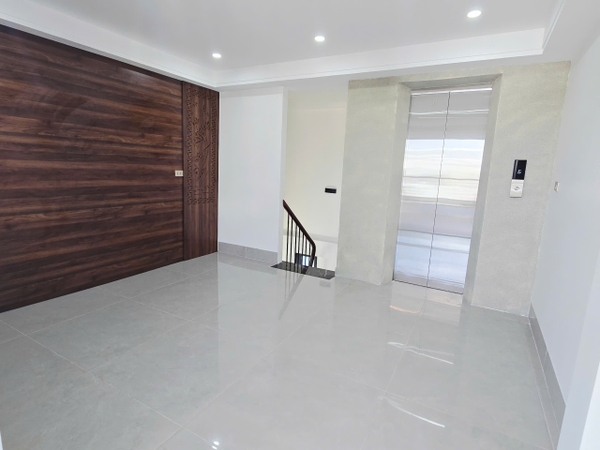 Bán nhà phố Nguyễn Thời Trung, Thạch Bàn, 6 tầng, DT 45m2, MT 4.2m, 3PN, 2026