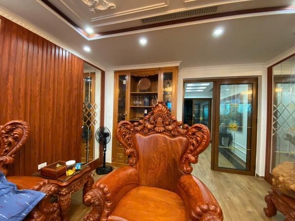 Bán nhà phân lô Tư Đình, 6 tầng, DT 76m2, MT 4.1m, 6PN, full nội thất, thang máy, gara