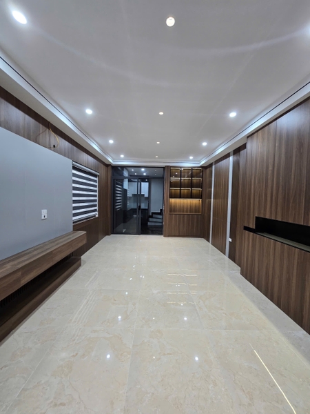 Bán nhà phố Mai Phúc, Phúc Đồng, 6 tầng, DT 43m2, MT 4m, có thang máy, gara ô tô