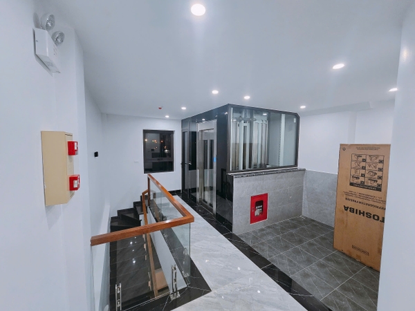 Bán nhà phân lô phố Cổ Linh, 8 tầng, DT 85m2, MT 5m, 4PN, full nội, thang máy, gara ô tô