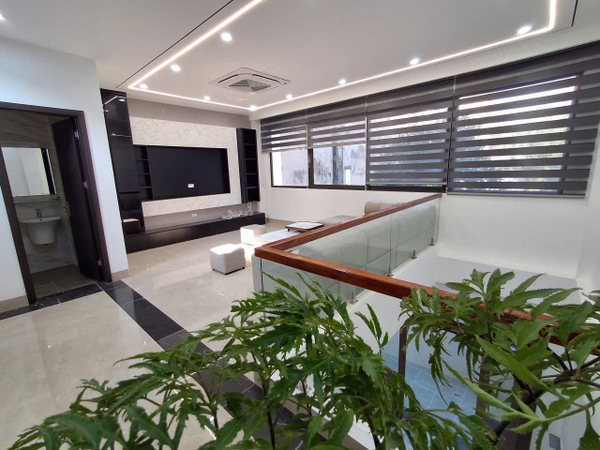 Bán nhà Ngõ 154 phố Ngọc Lâm, 6 tầng, DT 60m2, MT 7m, 4PN, có thang máy, nội thất