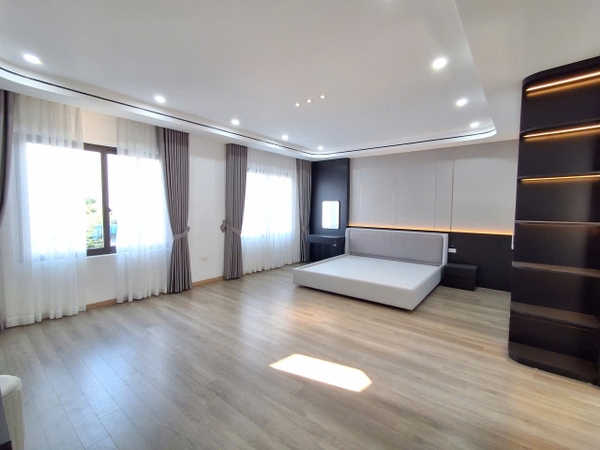 Bán nhà Ngõ 154 phố Ngọc Lâm, 6 tầng, DT 60m2, MT 7m, 4PN, có thang máy, nội thất