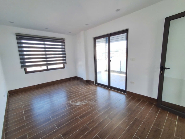 Bán nhà Ngõ 154 phố Ngọc Lâm, 6 tầng, DT 60m2, MT 7m, 4PN, có thang máy, nội thất