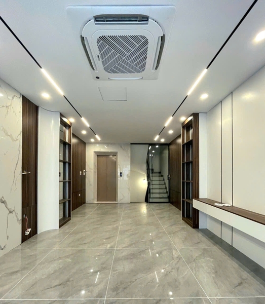 Bán nhà mặt ngõ Sài Đồng, 7 tầng, DT 53m2, MT 4m, 4PN, thang máy, gara ô tô, 2026