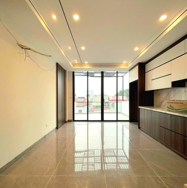 Bán nhà mặt ngõ Sài Đồng, 7 tầng, DT 53m2, MT 4m, 4PN, thang máy, gara ô tô, 2026