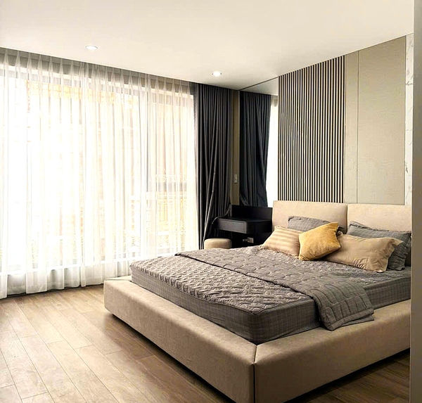 Bán nhà phố Nguyễn Lam, gần Vinschool, 7 tầng, DT 42m2, MT 4.8m, 4PN, SĐCC, ĐÃ BÁN