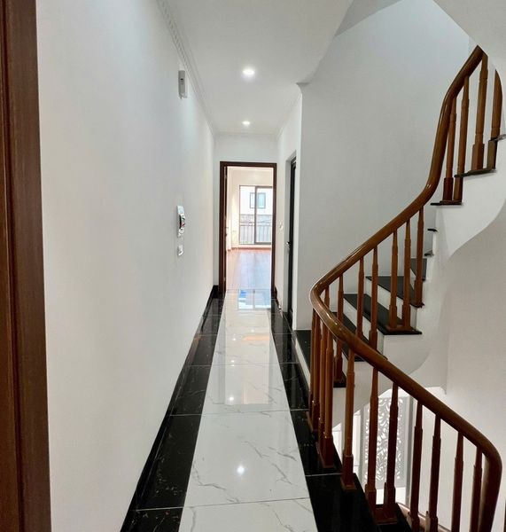 Bán nhà phố Ngọc Trì, gần Hồ Thạch Bàn, 5 tầng, DT 41m2, MT 3.1m, 6PN, SĐCC, ĐÃ BÁN