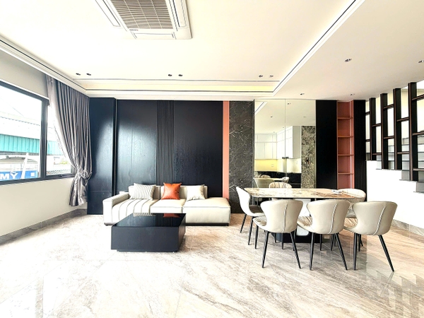 Bán nhà phố Nguyễn Thời Trung, Thạch Bàn, 7 tầng, DT 50m2, MT 5.2m, 4PN, FULL nội thất