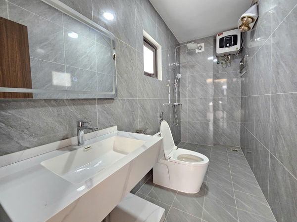 Bán nhà mặt ngõ phố Ngọc Trì, Thạch Bàn, 6 tầng, DT 52m2, MT 5m, tiện kinh doanh, buôn bán