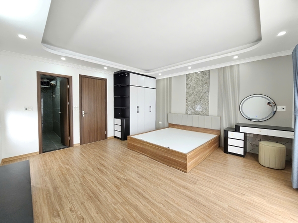 Bán nhà mặt ngõ phố Ngọc Trì, Thạch Bàn, 6 tầng, DT 52m2, MT 5m, tiện kinh doanh, buôn bán