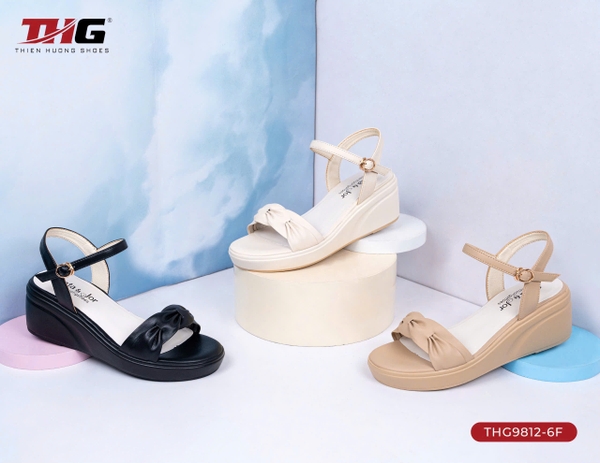 Wedge Sandals THG9812