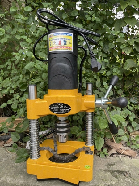 Máy Khoét Lỗ Ống KC114