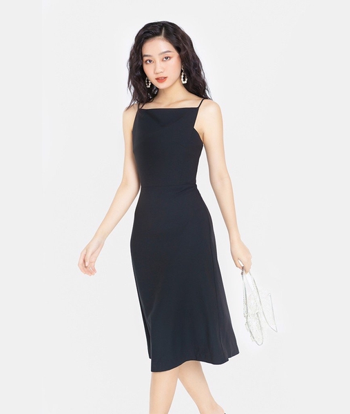 Đầm yếm vuông