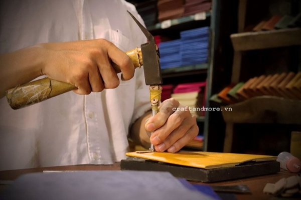 Bao đựng hộ chiếu handmade khắc tên; in, khắc, dập logo theo yêu cầu