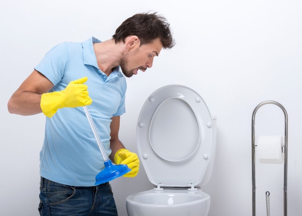 BỒN CẦU XẢ NƯỚC BỊ YẾU PHẢI LÀM SAO???