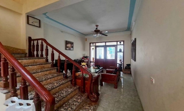 Cần chuyển nhượng nhanh 3 tầng chủ xây kiên cố tâm huyết tại Tổ DP kiên thành, TT Trâu Quỳ, Gia Lâm