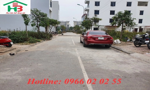 Chính chủ cần tiền bán lô đất TĐC Trâu Quỳ. View vườn hoa, giá rẻ vô địch.