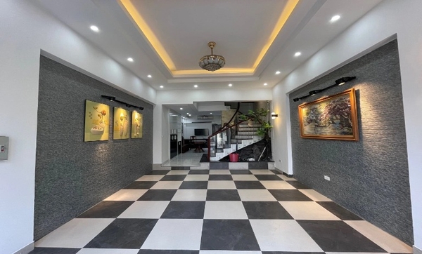 Cần bán nhà 5 tầng xây mới trục chính Xóm 6 Đông Dư, Gia Lâm. Nội thất hiện tại, oto đỗ cửa.