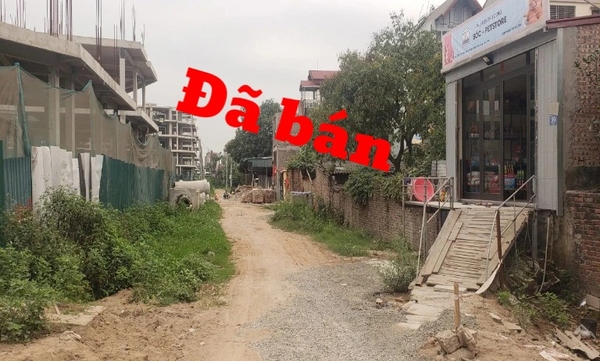 Chính chủ nhờ bán lô đất chia được hai thửa tổ dân phố Kiên Thành, thị trấn Trâu Quỳ.