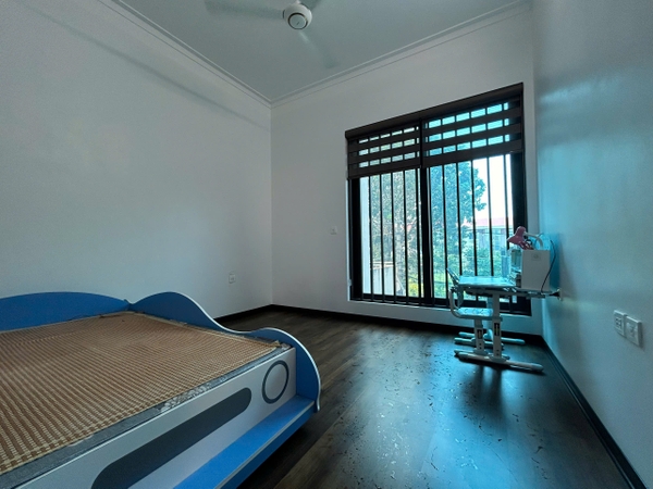 Chủ nhà chuyển vào Vin ở cần bán nhanh nhà 2,5 tầng 180m2 Đào Xuyên, Đa Tốn