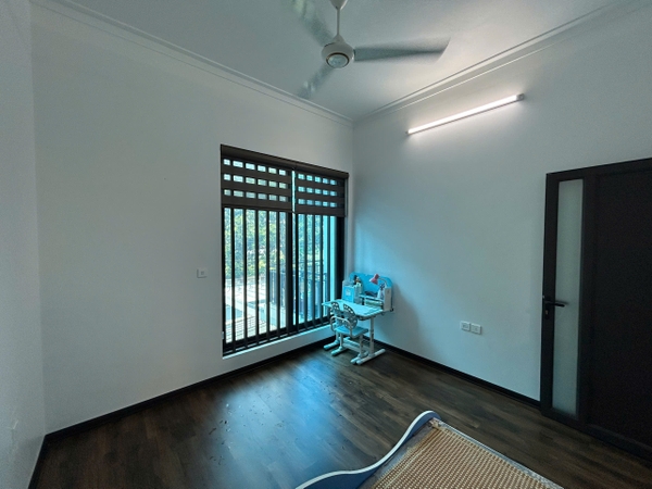 Chủ nhà chuyển vào Vin ở cần bán nhanh nhà 2,5 tầng 180m2 Đào Xuyên, Đa Tốn