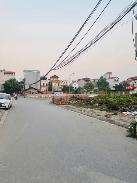 Khuôn đất siêu đẹp 50m2 Đông Dư, MT 5,2m sát chợ sát trường học