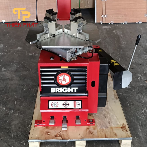 Máy ra vào lốp xe máy, xe điện, xe sân gôn liên doanh Italia Bright M806B