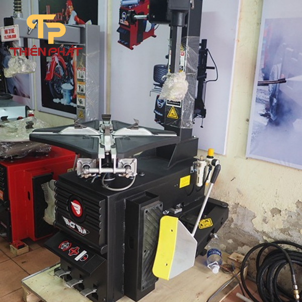 Máy ra vào lốp xe máy, xe con Hàn Quốc Big Bin BP-888