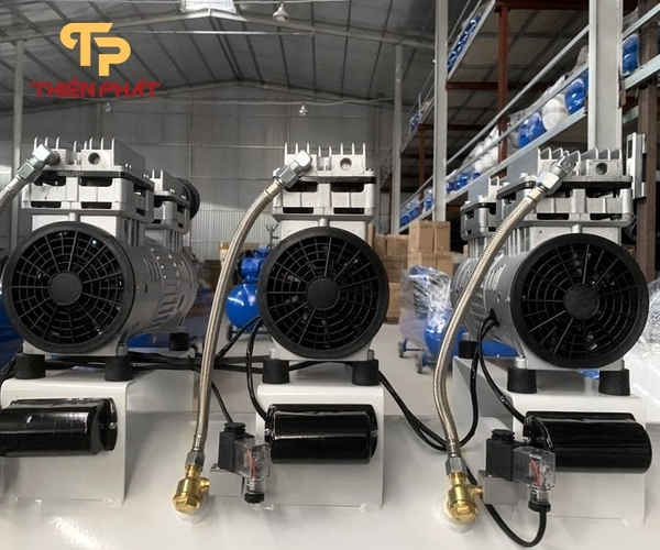 MÁY NÉN KHÍ KHÔNG DẦU, GIẢM ÂM MODEL TM-OF1100*3-180L PEGALION