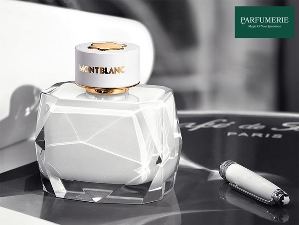 Thiết kế chai nước hoa Signature EDP 90ml mang biểu tượng lọ mực đầy sáng tạo