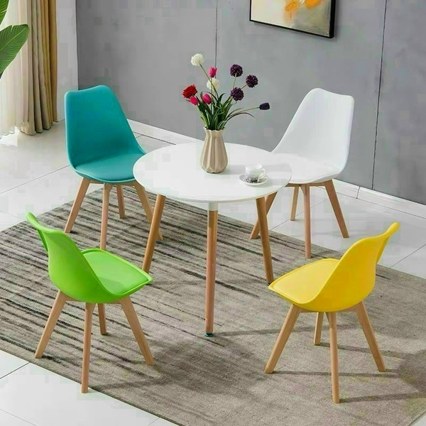 Bộ Bàn Ghế Eames: Sự Hoàn Hảo Trong Thiết Kế Nội Thất