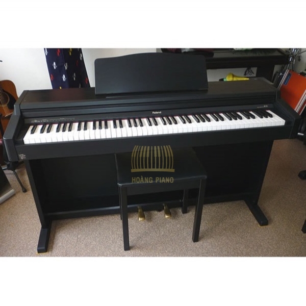 Roland piano HP145