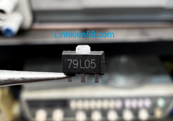 79l05-ic-on-ap-nguon-5v-79l05-0-1a-sot-89-chan-dan