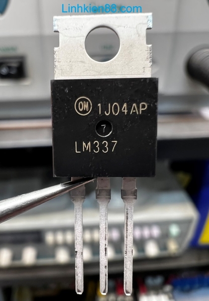 lm337-ic-on-ap-am-1-2v-den-37v-1-5a