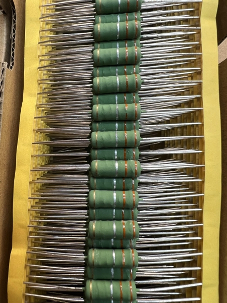 dien-tro-cam-cong-suat-5w-0-22r-0-22-ohm-5