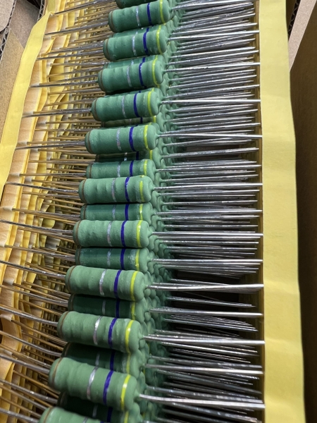 dien-tro-cam-cong-suat-5w-0-47r-0-47-ohm-5