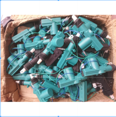Chuột/ cóc mở yên xe màu xanh , khóa trung tâm xe hơi 12V 2 dây loại tốt