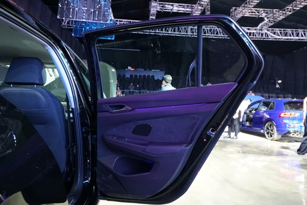 ĐỔI MÀU NỘI THẤT VOLKSWAGEN GOLF