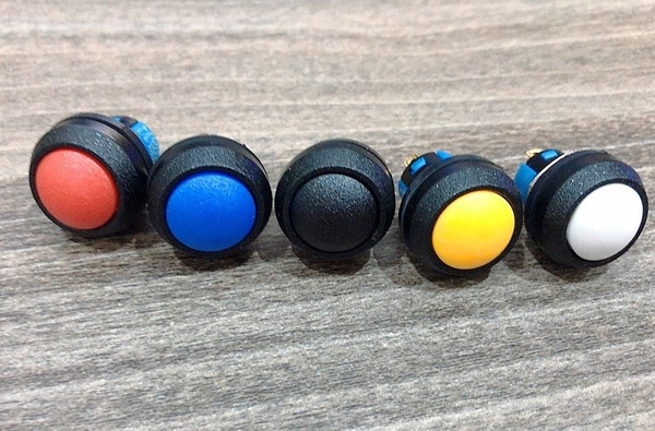 Công tắc nhựa tròn 12mm nhấn khóa siêu ngắn nhiều màu sắc tùy chọn 12V
