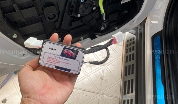 Auto Lock Kia Carnival tại MPV Saigon