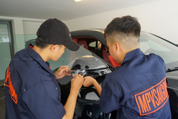 Dán PPF nội ngoại thất Ô tô - Ưu nhược điểm và Báo giá thi công các loại xe tại Tp. HCM