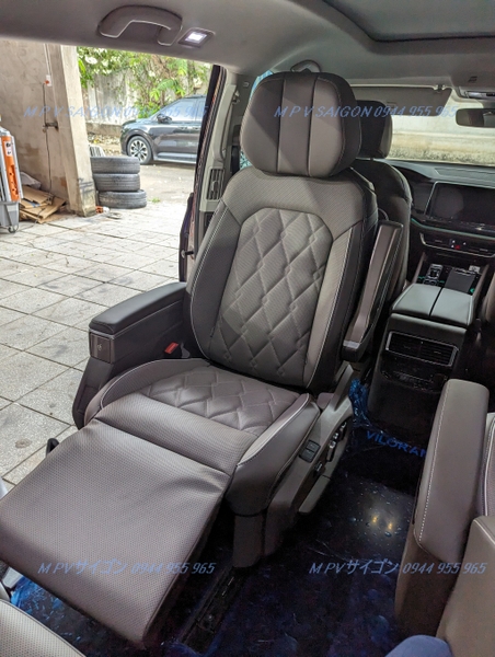 Volkswagen Viloran độ ghế chỉnh điện trượt điện tự động và xoay ghế
