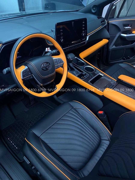 Toyota Sienna bọc da đổi màu nội thất