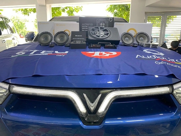 VINFAST VF9 NÂNG TẦM TRẢI NGHIỆM VỚI HỆ THỐNG LOA AUDIOCIRCLE HI-END